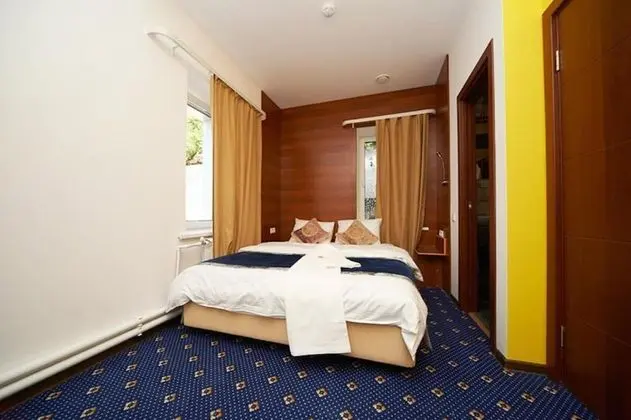 Standard Tek Büyük Yataklı Oda