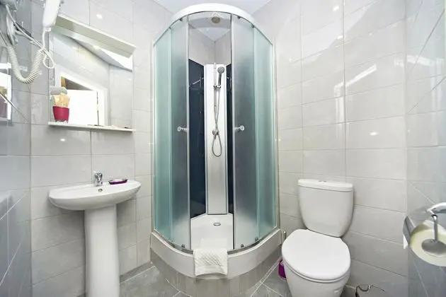 Standard Tek Büyük Yataklı Oda