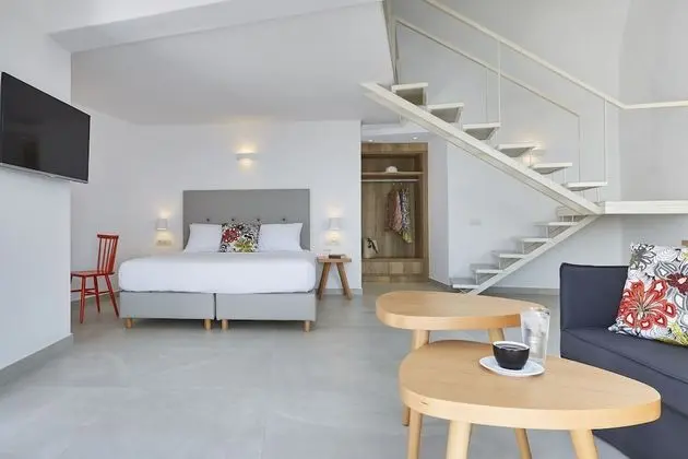 Grand Maisonette with Outdoor Heated Jacuzzi