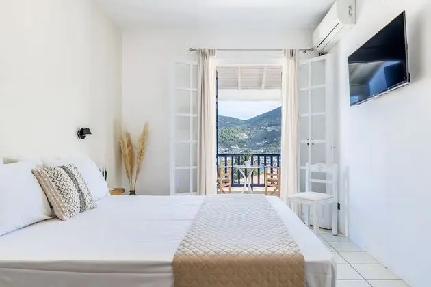 Tek Büyük veya İki Ayrı Yataklı Oda, Deniz Manzaralı