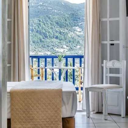 Tek Büyük veya İki Ayrı Yataklı Oda, Deniz Manzaralı