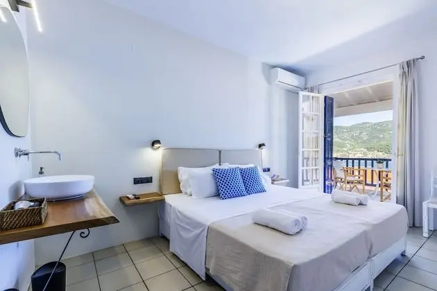 Tek Büyük veya İki Ayrı Yataklı Oda, Deniz Manzaralı