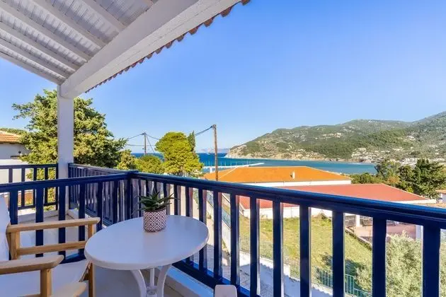 Tek Büyük veya İki Ayrı Yataklı Oda, Deniz Manzaralı