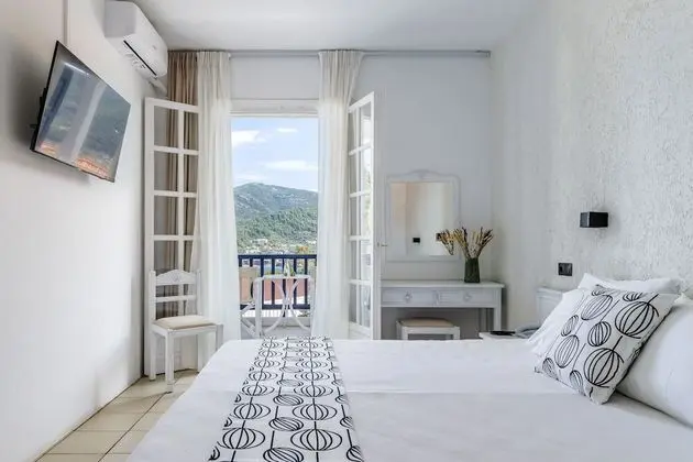 Tek Büyük veya İki Ayrı Yataklı Oda, Kısmi Deniz Manzaralı