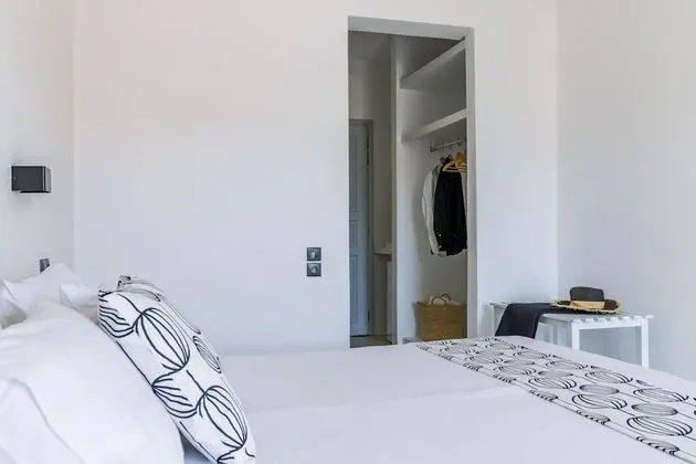 Tek Büyük veya İki Ayrı Yataklı Oda, Kısmi Deniz Manzaralı