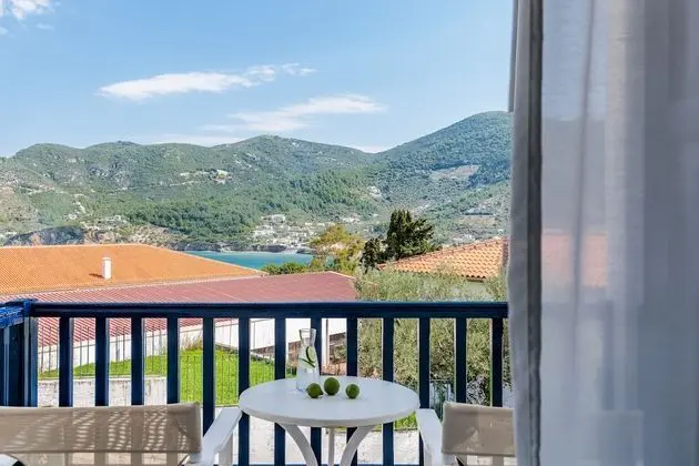 Tek Büyük veya İki Ayrı Yataklı Oda, Kısmi Deniz Manzaralı