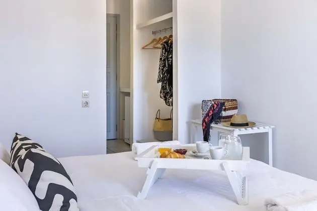 Tek Büyük veya İki Ayrı Yataklı Oda, Kısmi Deniz Manzaralı