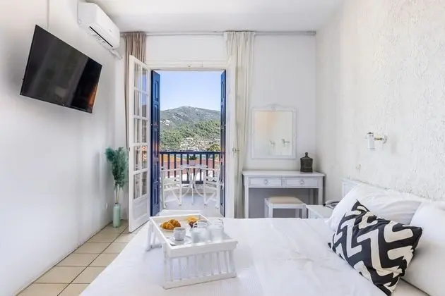 Tek Büyük veya İki Ayrı Yataklı Oda, Kısmi Deniz Manzaralı