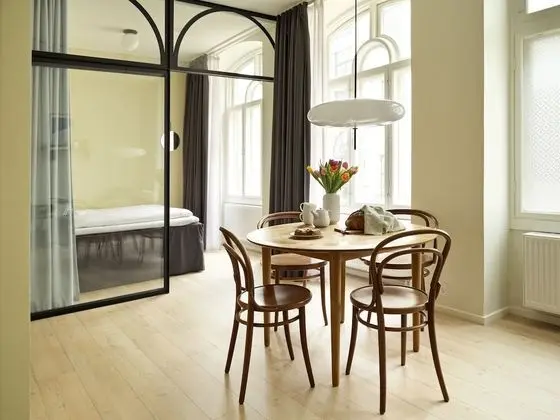 One-Bedroom Apartment (4 Adults)