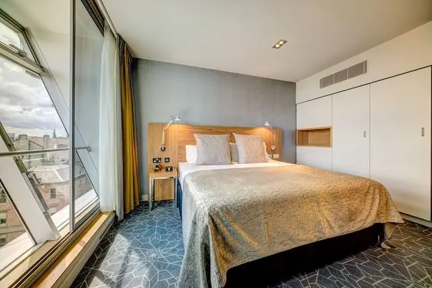 City Oda, 1 En Büyük (King) Boy Yatak, Şehir Manzaralı