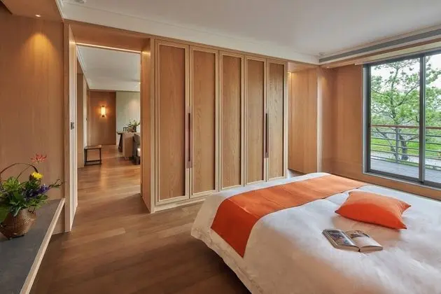 Luxury Tek Büyük Yataklı Oda
