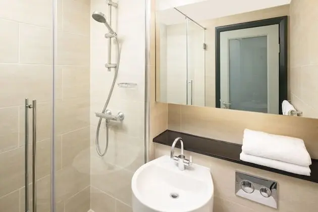 Oda, 1 Çift Kişilik Yatak, Şehir Manzaralı