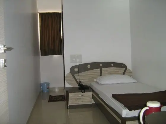 Single AC Room