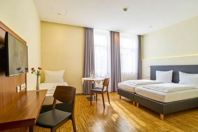 Üç Kişilik Oda, 1 Yatak Odası, Sigara İçilmez