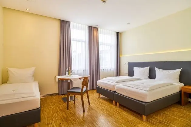 Üç Kişilik Oda, 1 Yatak Odası, Sigara İçilmez