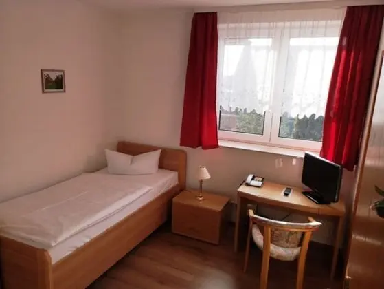 Tek Kişilik Oda, 1 Tek Kişilik Yatak, Sigara İçilmez