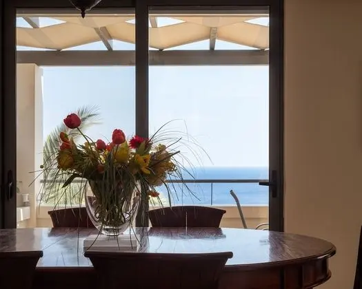 Grand Villa
