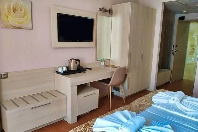 Standard Tek Büyük veya İki Ayrı Yataklı Oda, Balkon, Kısmi Deniz Manzaralı