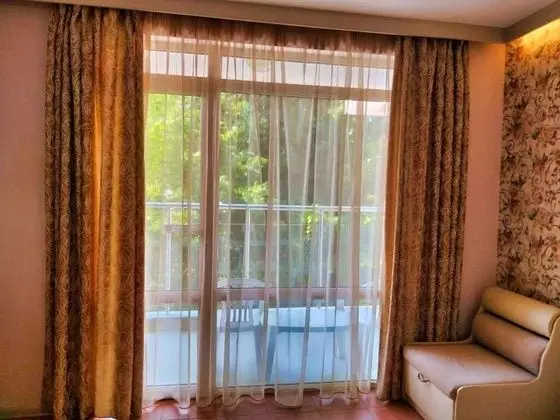 Standard Tek Büyük veya İki Ayrı Yataklı Oda, Balkon, Park Manzaralı