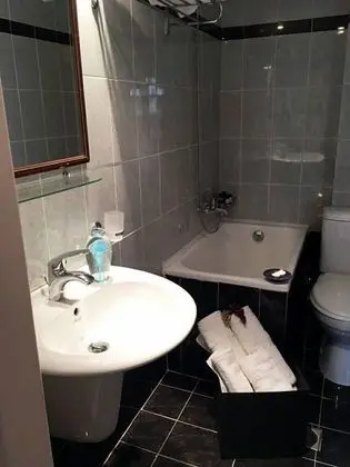 Üç Kişilik Oda, 3 Tek Kişilik Yatak, Sigara İçilmez