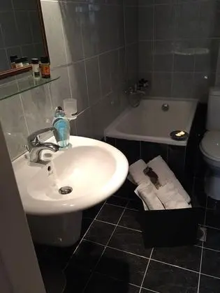 Üç Kişilik Oda, 3 Tek Kişilik Yatak, Sigara İçilmez