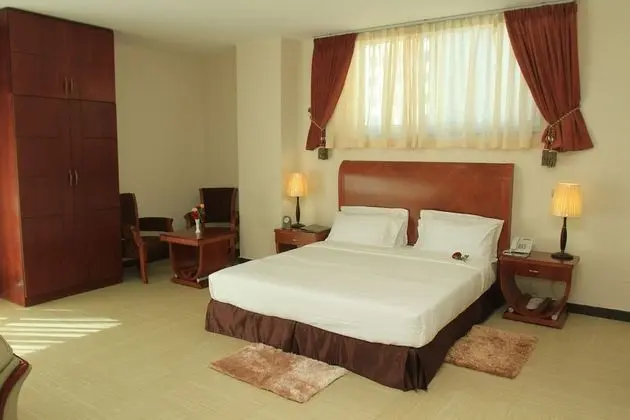 Deluxe Tek Büyük Yataklı Oda