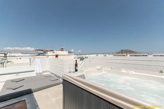 Deluxe Apart Daire, 2 Yatak Odası, Sıcak Su Havuzu, Kısmi Deniz Manzaralı