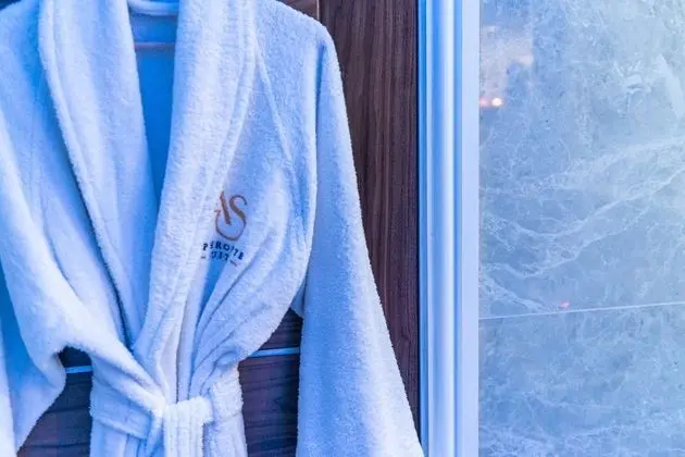 Royal Apart Daire, Sıcak Su Havuzu (The Royal Spa Suite)