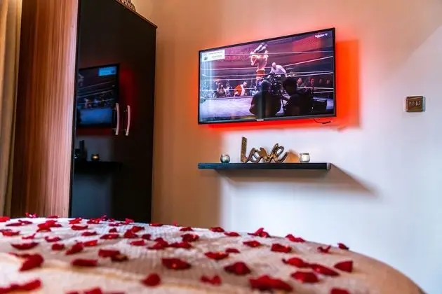 Royal Apart Daire, Sıcak Su Havuzu (The Royal Spa Suite)