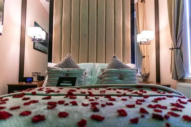 Royal Apart Daire, Sıcak Su Havuzu (The Royal Spa Suite)
