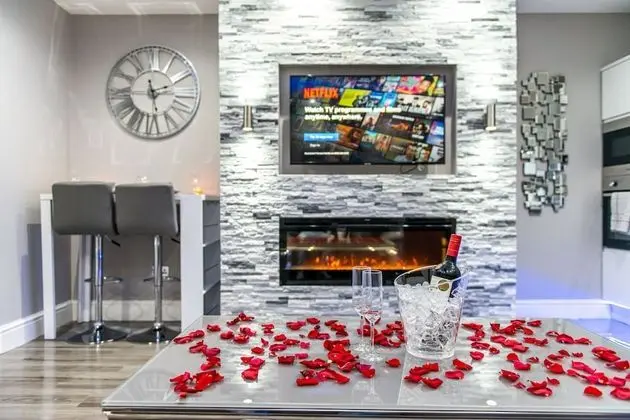Royal Apart Daire, Sıcak Su Havuzu (The Royal Spa Suite)