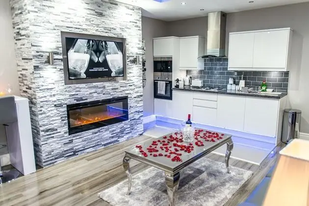 Royal Apart Daire, Sıcak Su Havuzu (The Royal Spa Suite)