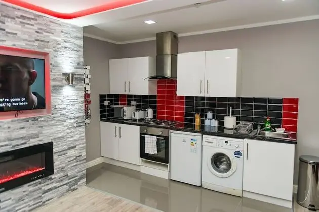 Superior Apart Daire, Sıcak Su Havuzu (The Love Nest Suite)