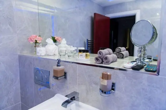 Superior Apart Daire, Sıcak Su Havuzu (The Love Nest Suite)