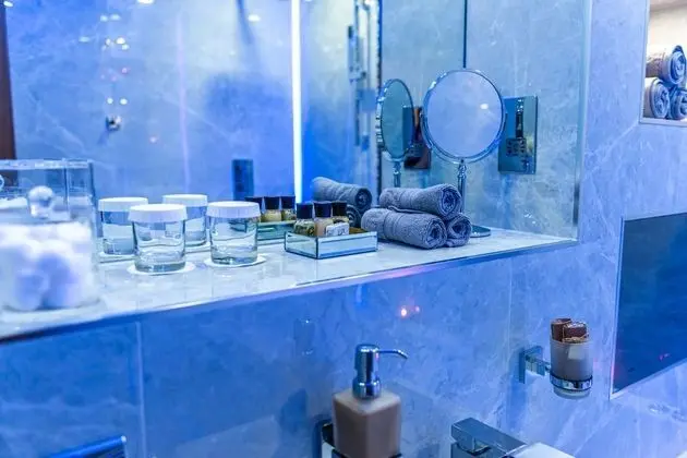 Superior Apart Daire, Sıcak Su Havuzu (The Love Nest Suite)