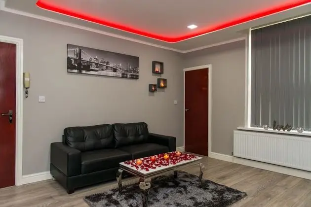 Superior Apart Daire, Sıcak Su Havuzu (The Love Nest Suite)