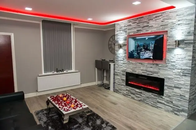 Superior Apart Daire, Sıcak Su Havuzu (The Love Nest Suite)
