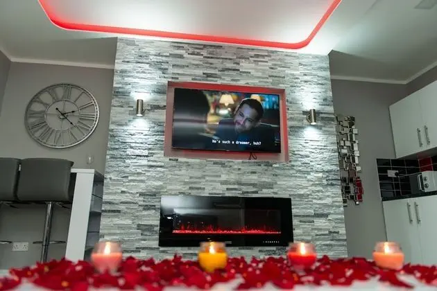 Superior Apart Daire, Sıcak Su Havuzu (The Love Nest Suite)