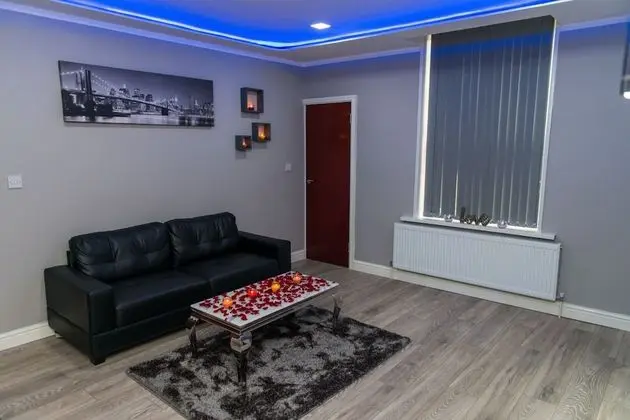 Superior Apart Daire, Sıcak Su Havuzu (The Love Nest Suite)