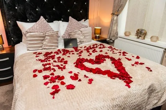 Superior Apart Daire, Sıcak Su Havuzu (The Love Nest Suite)