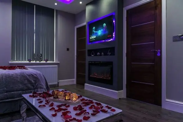 Deluxe Apart Daire, Banyolu/Duşlu (First Floor Back Flat)
