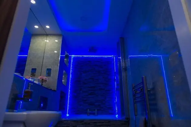 Deluxe Apart Daire, Banyolu/Duşlu (First Floor Back Flat)