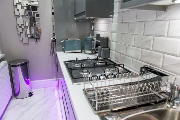Deluxe Apart Daire, Banyolu/Duşlu (First Floor Back Flat)