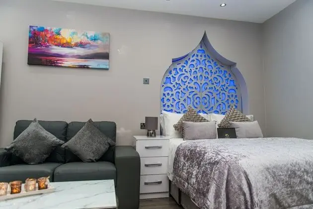 Deluxe Apart Daire, Banyolu/Duşlu (First Floor Back Flat)
