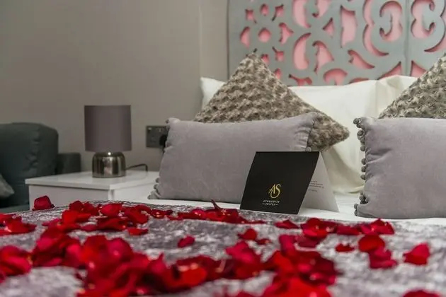 Deluxe Apart Daire, Banyolu/Duşlu (First Floor Back Flat)