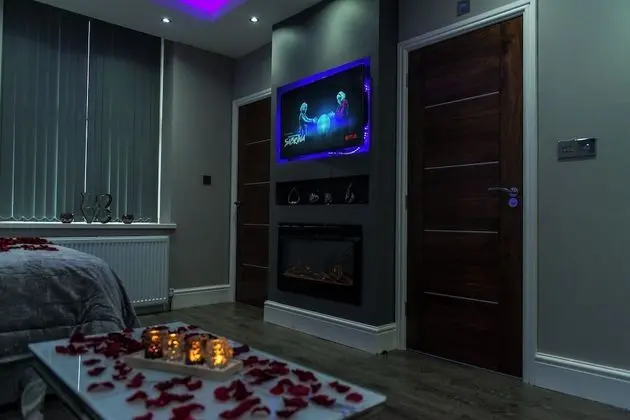 Deluxe Apart Daire, Banyolu/Duşlu (First Floor Back Flat)