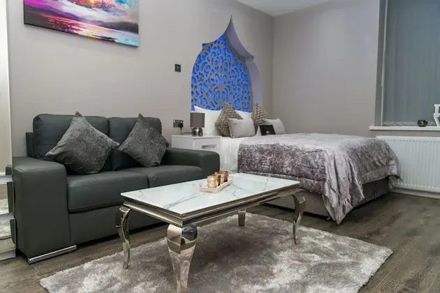 Deluxe Apart Daire, Banyolu/Duşlu (First Floor Back Flat)