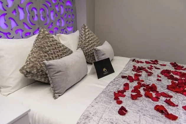 Deluxe Apart Daire, Banyolu/Duşlu (First Floor Back Flat)