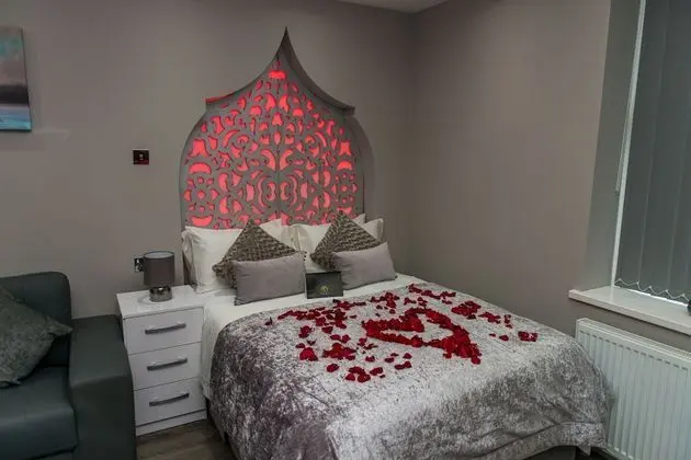 Deluxe Apart Daire, Banyolu/Duşlu (First Floor Back Flat)