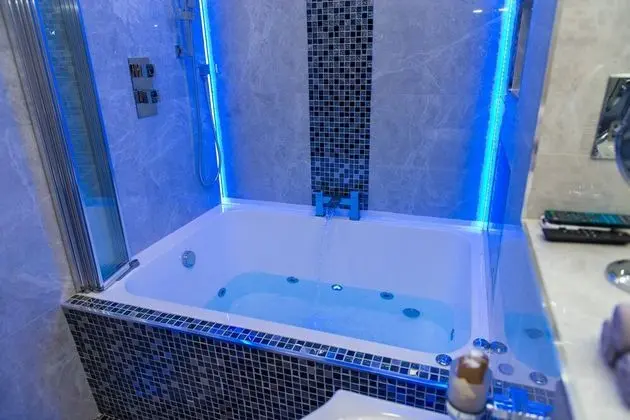 Executive Süit, Banyolu/Duşlu (Ground Floor Flat)